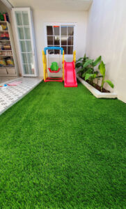 cesped-artificial-en-patio