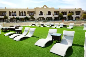 hotel-con-cesped-artificial