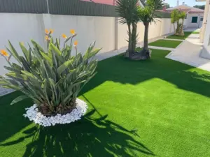 jardin-cesped-artificial-instalado