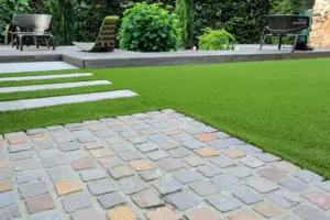 jardines-con-cesped-artificial